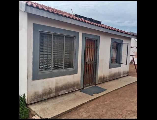 2 BEDROOM HOUSE FOR SALE IN KATLEHONG SOUTH